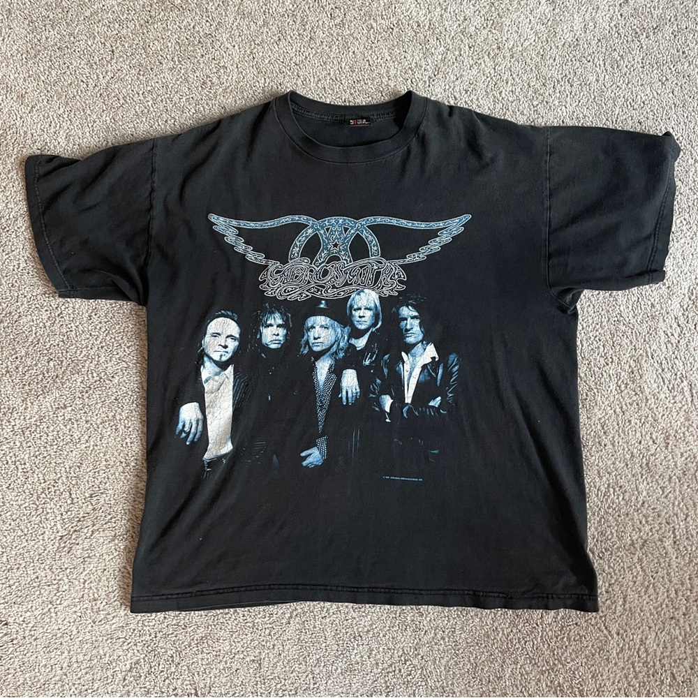Vintage 1997 Aerosmith Nine Lives Tour Giant tag Band T-Shirt /  Size XL